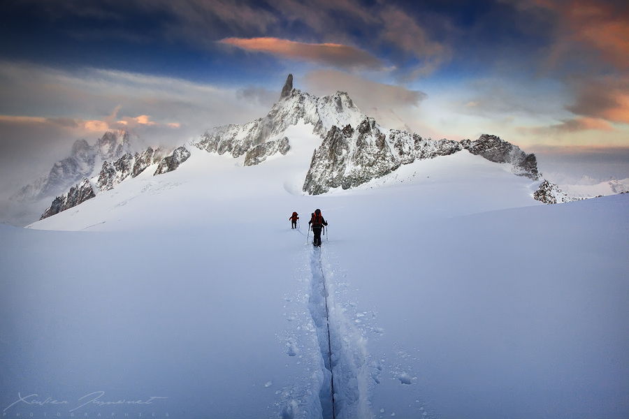 Mountain climbing by Charlie Stinchcomb via photopin cc