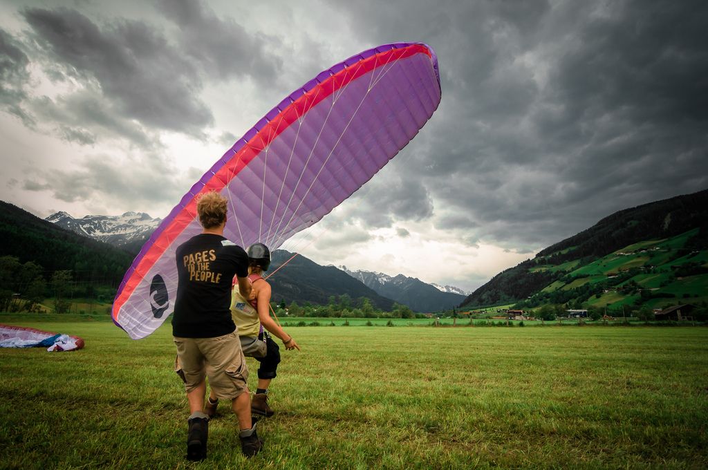 Paragliding by Zanthia via photopin cc