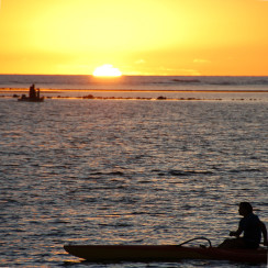 sunset-molokai-canoe
