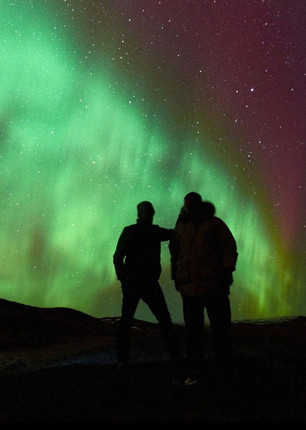 northern-lights-iceland-moyan-brenn