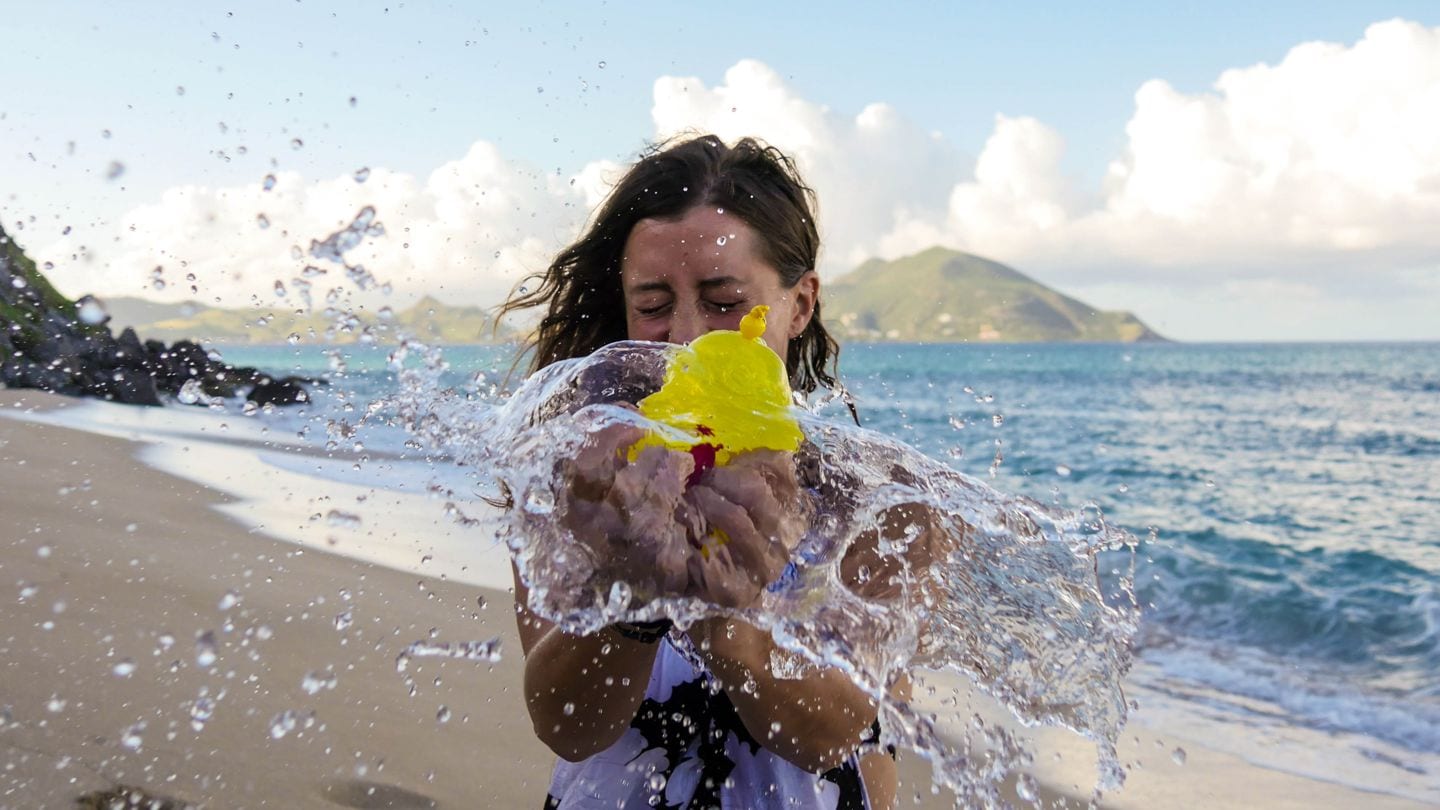 balloon-exploding-beach-nevis-4kphoto