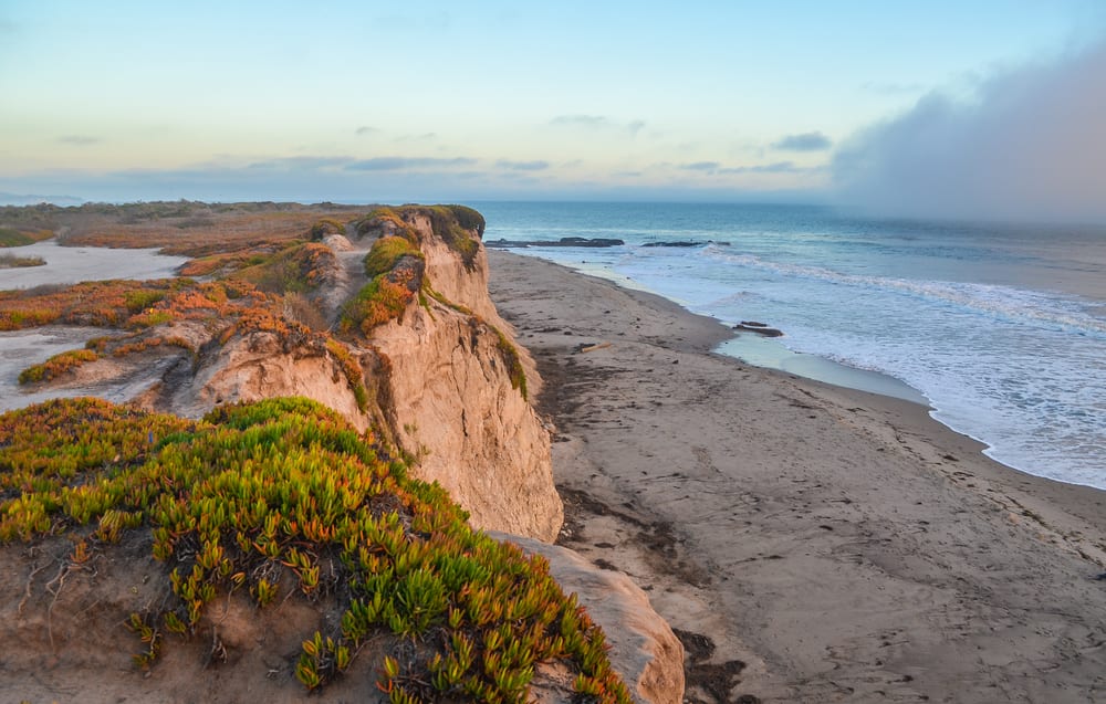 wanderlusterscom-beautiful_pacific_coast_near_santa_barbara_california-57ad8eb293d3d