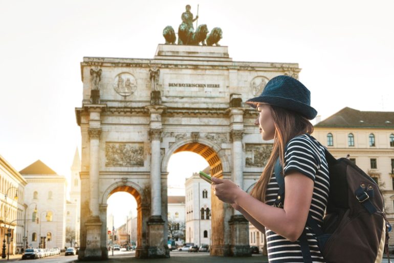 3 Ways Video Translation Tools Help You Avoid Tourist Scams